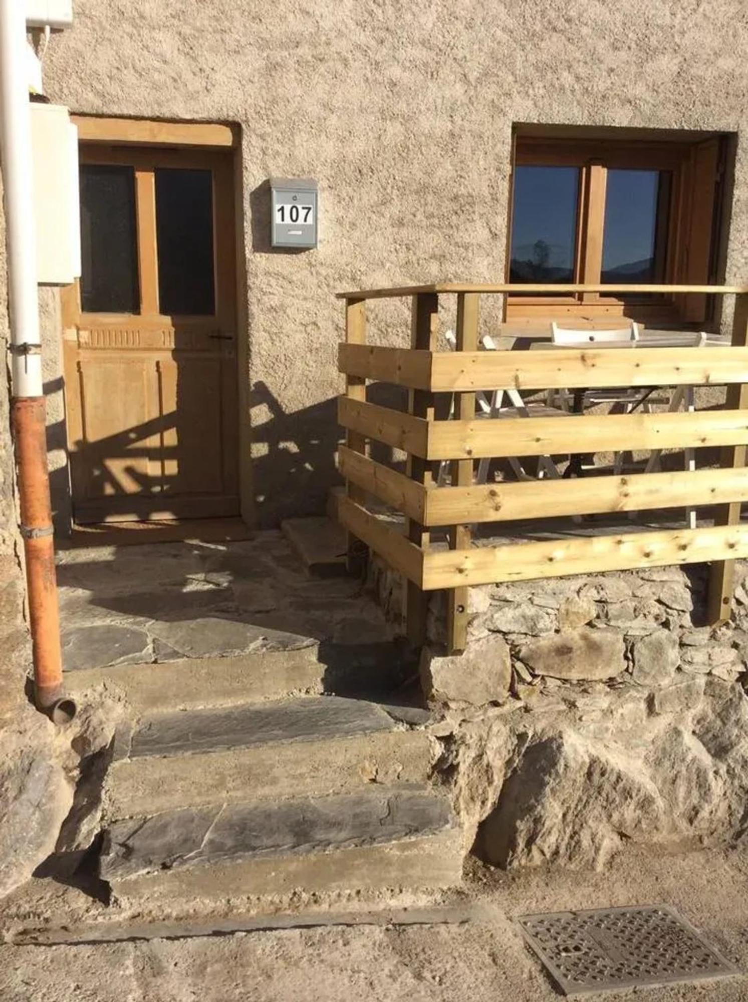 Chalet Confortable A Ascou Avec Vue Sur La Montagne Exterior photo